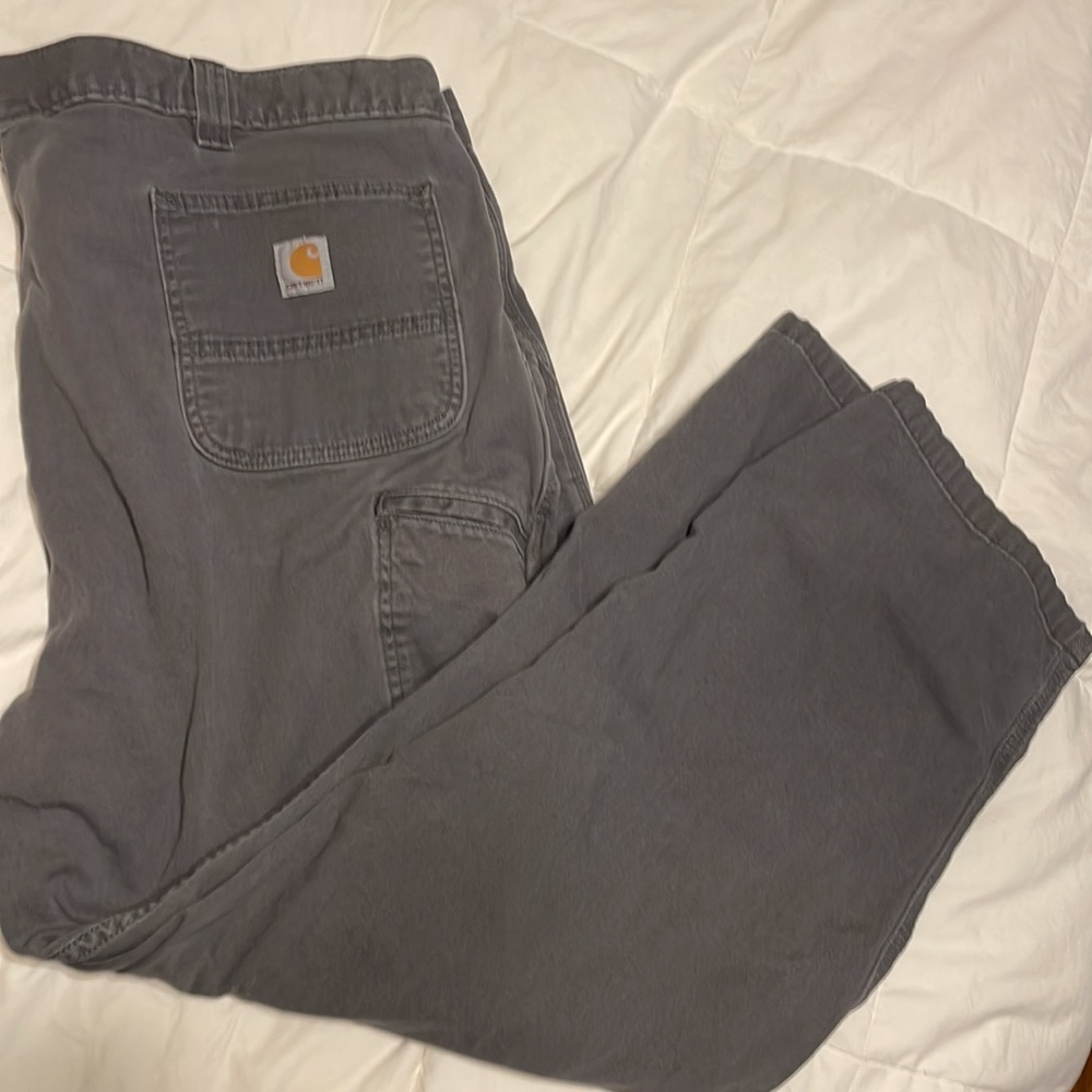 Carhartt 44x30 cargo relaxed fit. Used good condition.